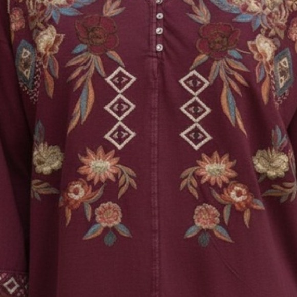 199. NWT WOMENS KYLA SEO S (FIT XL) DETAIL TOP - Picture 3 of 3